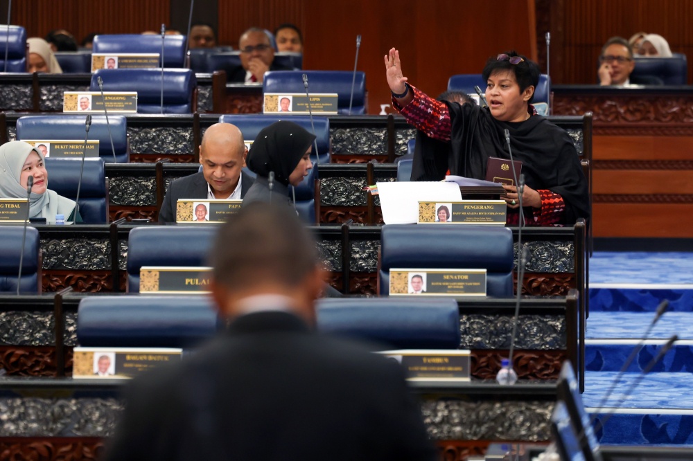 Azalina Says Government Committed To Separating Powers Of AG And Public