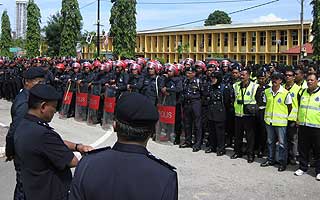 kuala terengganu by election nomination day 060109 police force