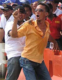 lewd vulgar sodomy stunt display by umno bn puteri umno supporters at permatang pauh nomination day 180808 01