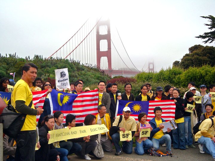 http://www.freemalaysiatoday.com/wp-content/uploads/2011/07/bersih-san-francisco.jpg