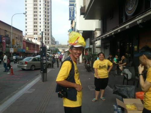 @kaerumy : Angry Birds sighted at #bersih http://t.co/1dzaNn16