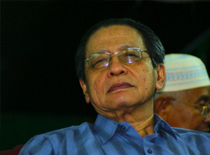 http://www.freemalaysiatoday.com/wp-content/uploads/2011/02/lim-kit-siang-1.jpg