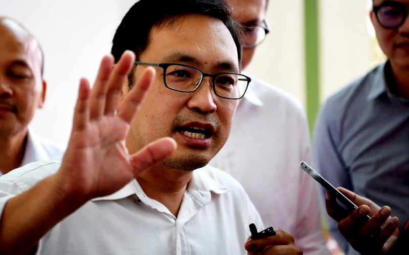 Sarawak PH chief whacked over support for Anwar's bid to ...